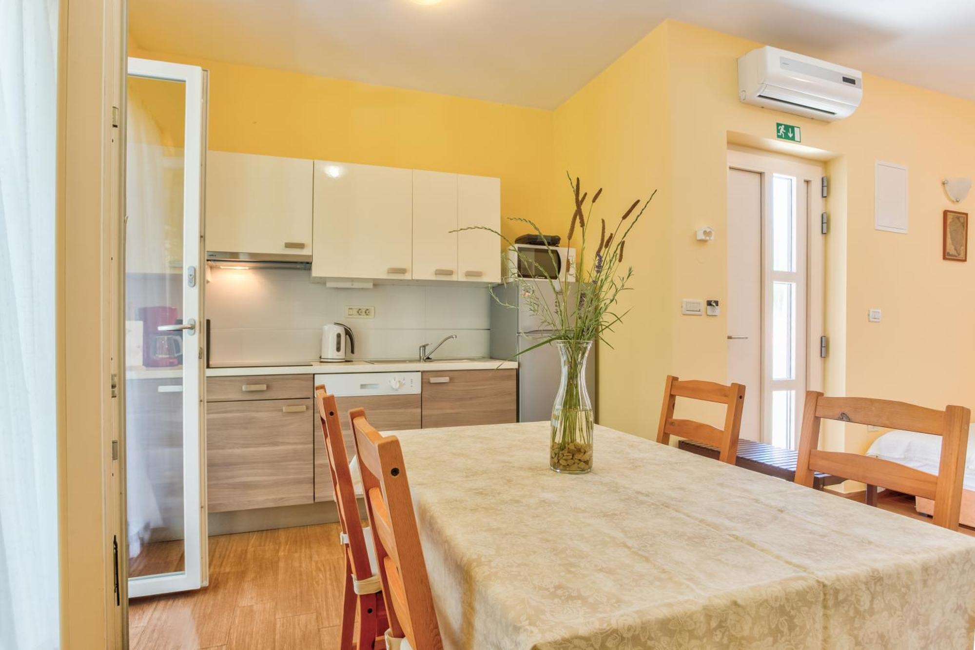 Apartment In Villa Moletto Seaside & Relax - 4 Guests Ловречица Экстерьер фото