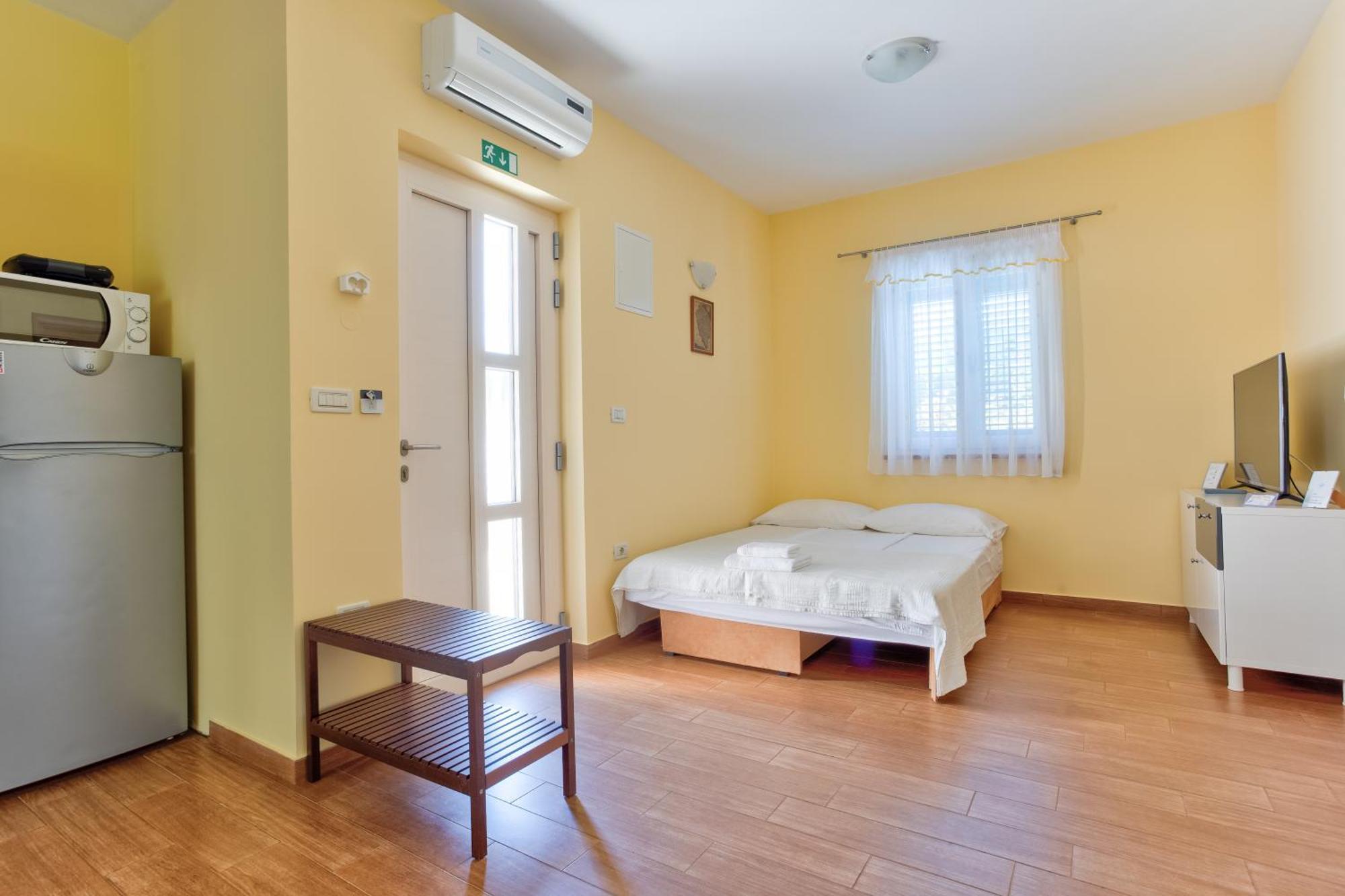 Apartment In Villa Moletto Seaside & Relax - 4 Guests Ловречица Экстерьер фото